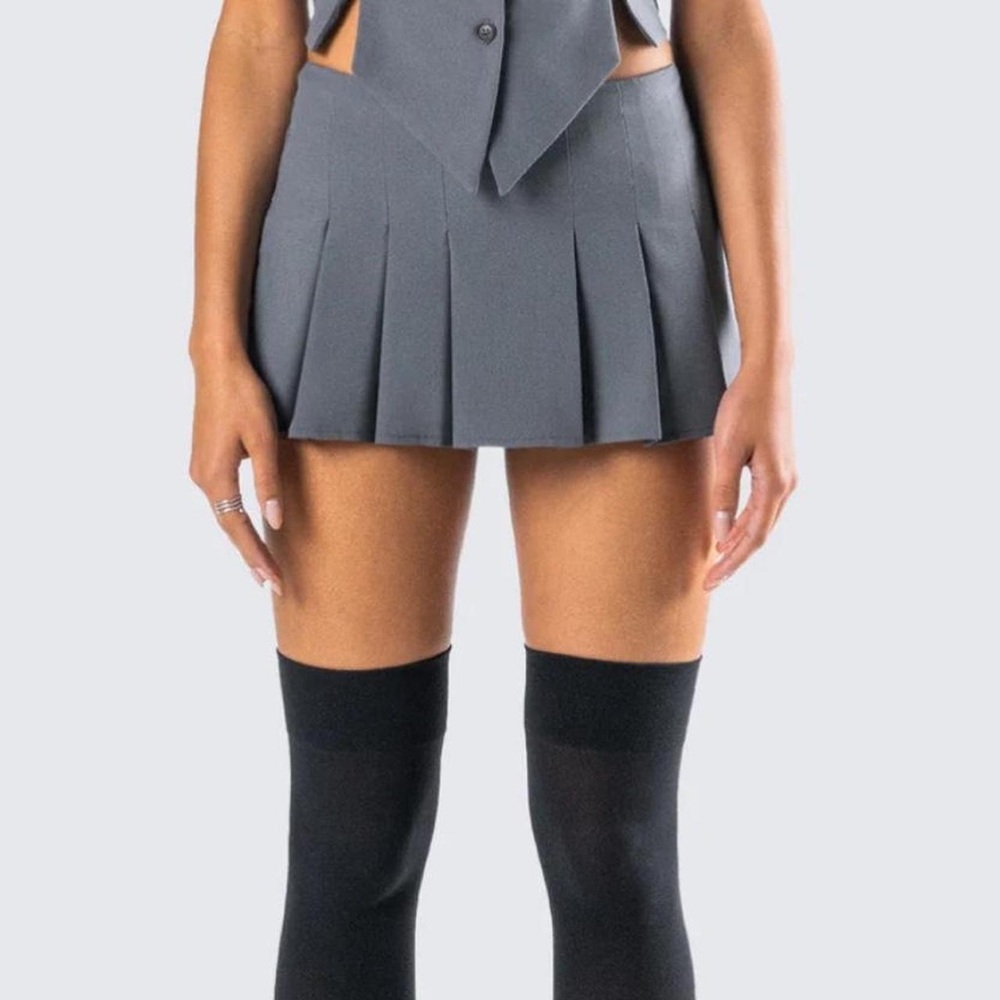 Finesse Charcoal Skirt